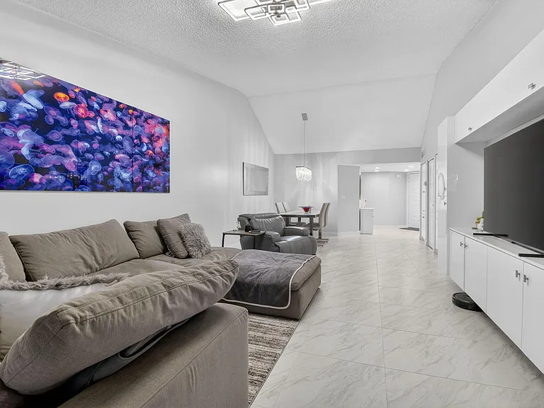 7563 Glendevon Ln #1306 — Photo 16