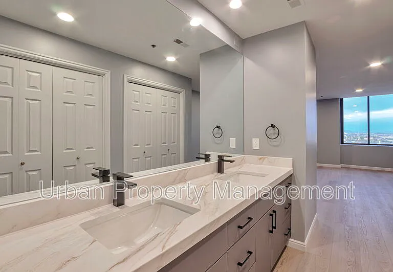 44 W Broadway #2405S — Photo 23