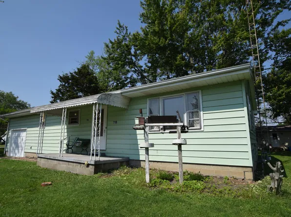 718 Center Ave, Russells Point, OH 43348