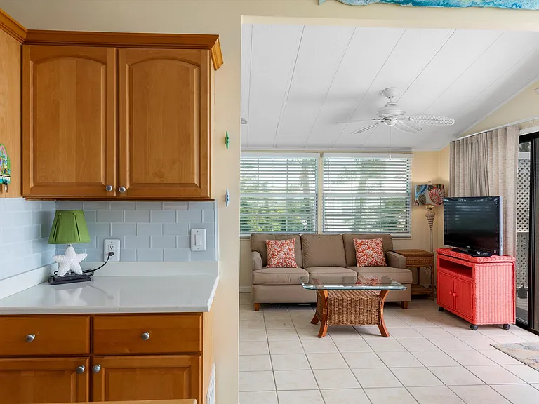 701 Spanish Main Dr #415 — Photo 11