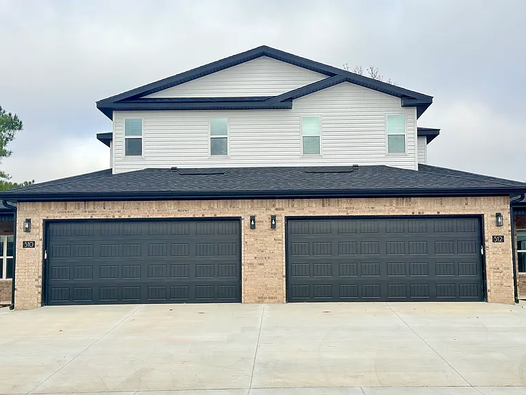 510 Cosmos St — Photo 1