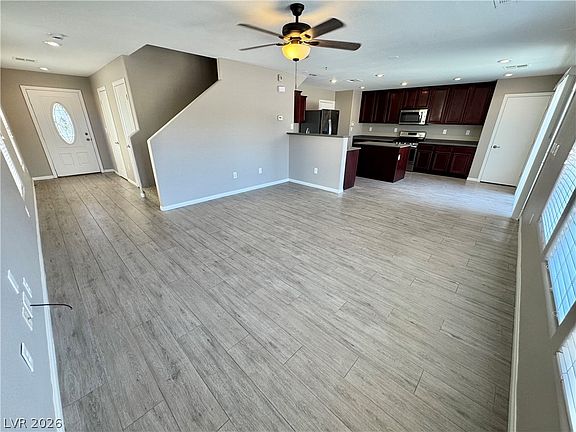 5th image of 104 Palatial Pines Ave