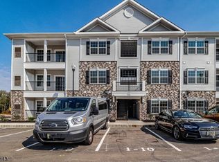 612 Merion Ct, Monroe Township, NJ 08831