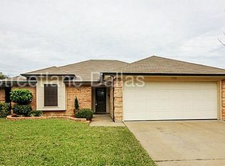 720 Parkview Dr, Burleson, TX 76028