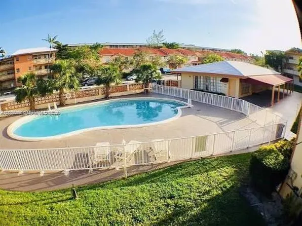 11855 NE 19th Dr APT 22, North Miami, FL 33181