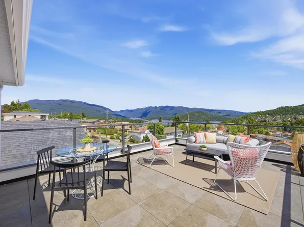 40 Sea Ave, Burnaby, BC V5B 3W6