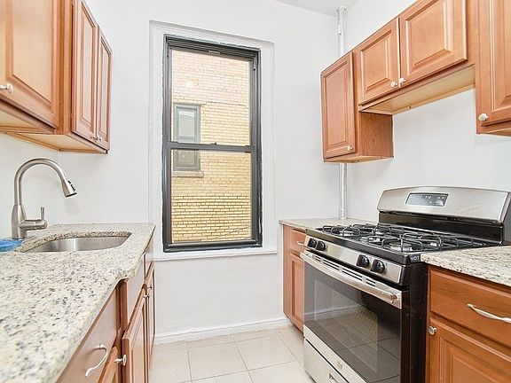 3rd image of 344 Fort Washington Ave APT 3g
