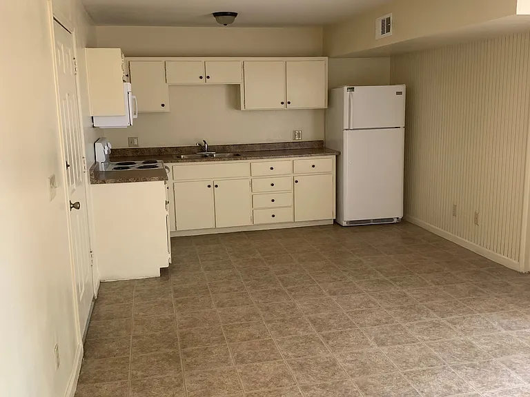 Greenwood Apartments — Photo 53