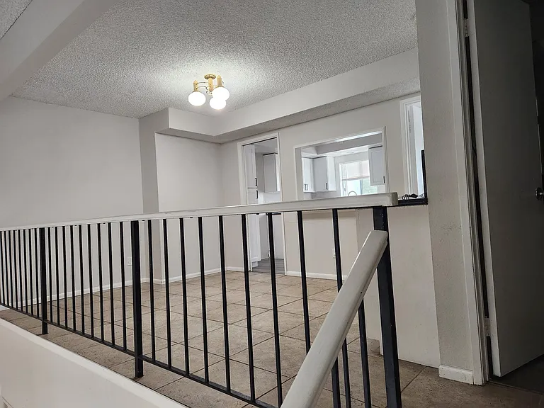 8936 Willis Ave #8 — Photo 4