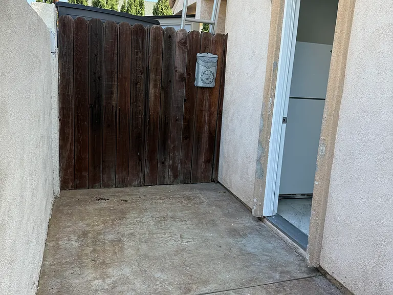 Morse Ave — Photo 6