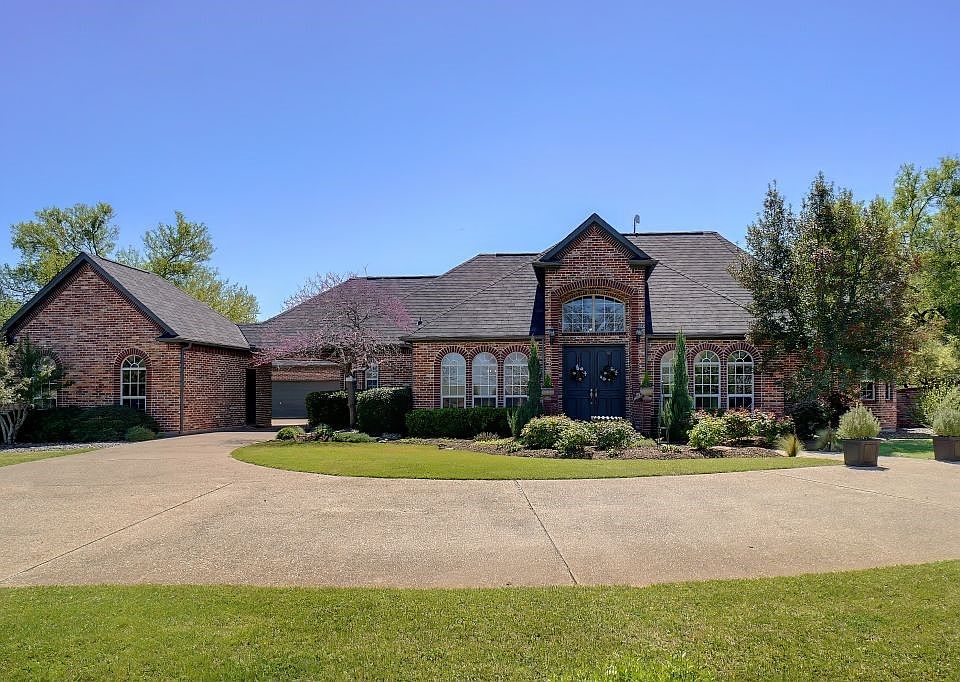 1st image of 337 Cattlebaron Parc Dr