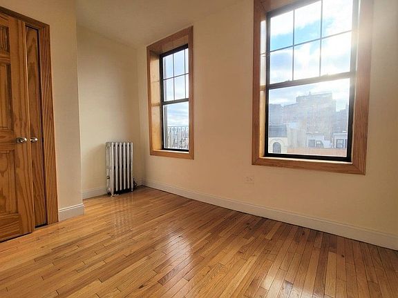 3rd image of 111 E 7th St #74A