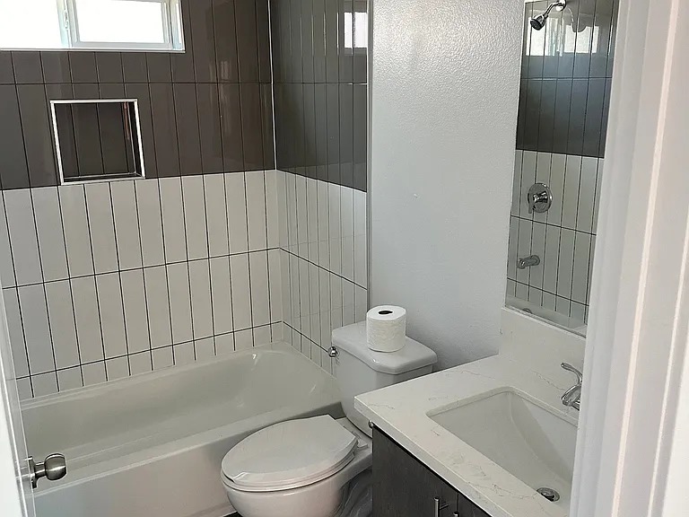 1118 N Flint Ave — Photo 12