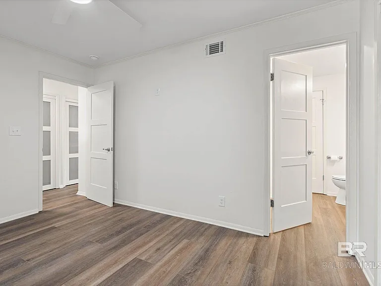 2024 Sea Cliff Dr N #2024 — Photo 18