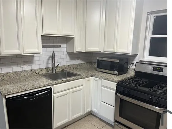 1822 Lyons St #1, Evanston, IL 60201