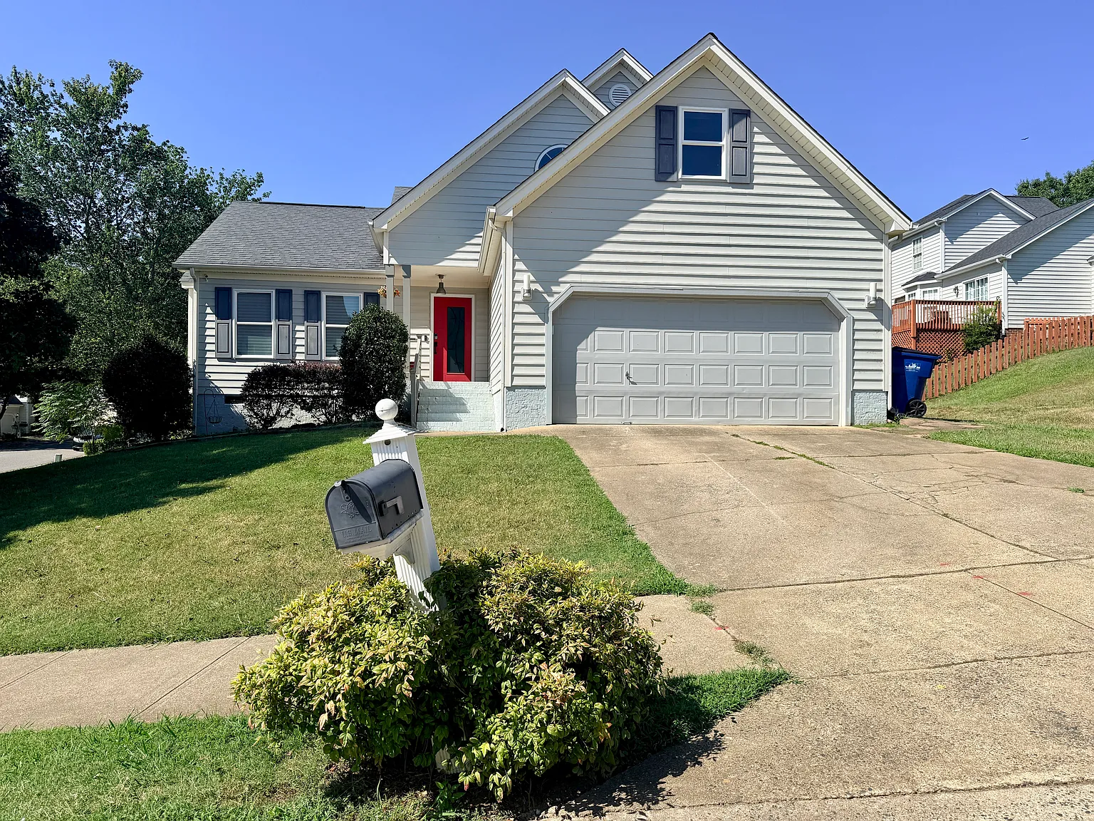 4 bed, 1736 sqft, $2,700 — Photo 1