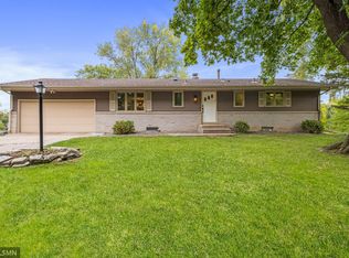 10216 Windsor Lake Ln, Minnetonka, MN 55305