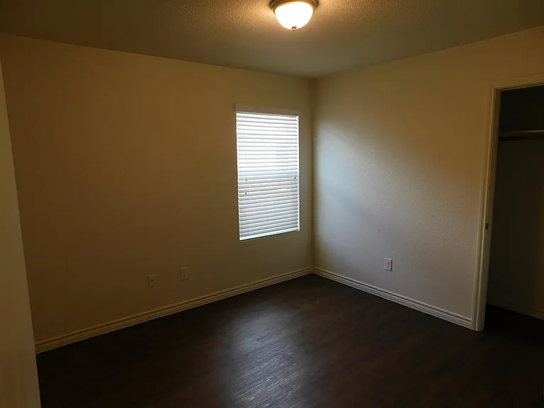 1519 Justin Loop #A — Photo 18