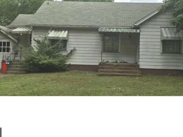 377 Ives Ave, Carneys Point, NJ 08069