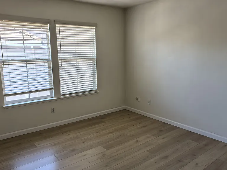 2647 Presidio Dr — Photo 22