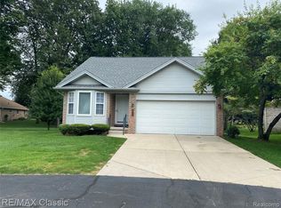 6284 Twin Oaks, Westland, MI 48185