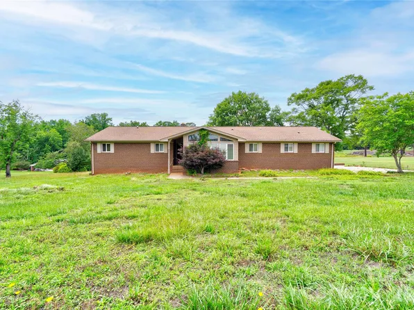3016 Longwood Dr, Shelby, NC 28152