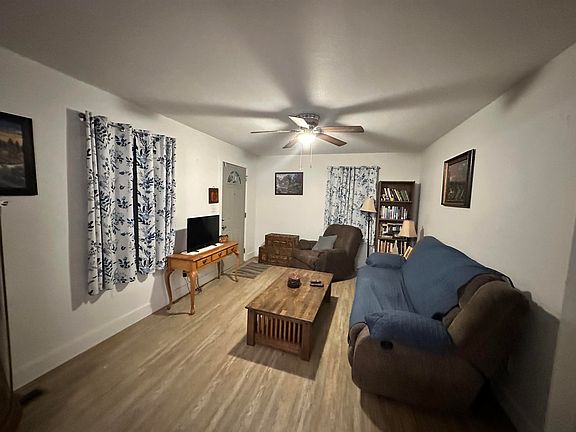 3rd image of 1127 E Pacific Street