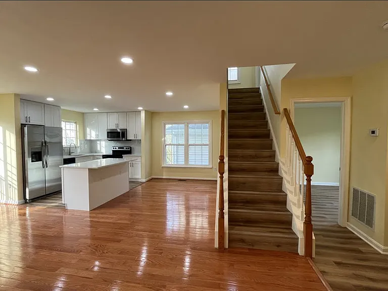 11219 Potomac Oaks Dr — Photo 3