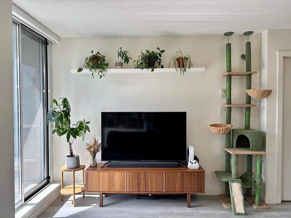1st image of 1212 Howe St #809