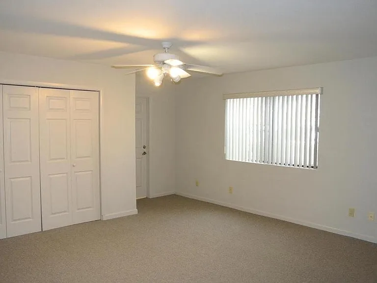 2051 E Hawthorne St — Photo 11