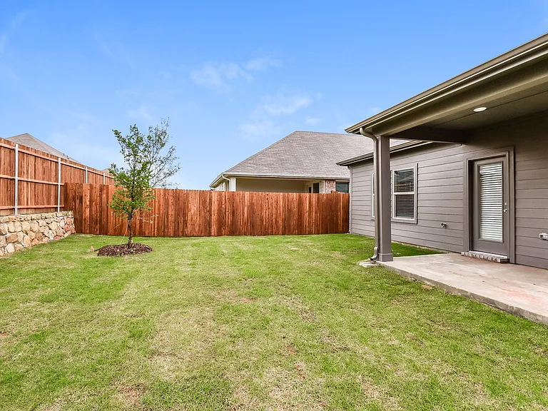 1411 Rolling Fox Dr — Photo 17