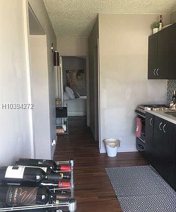 3rd image of 2525 N 28th Ave