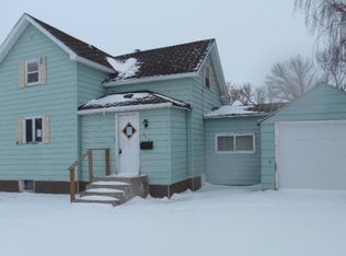 612 2nd St SW, Rugby, ND 58368