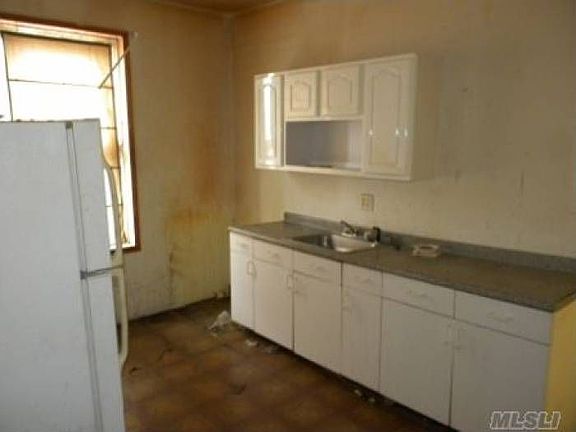 2nd image of 11033 Sutphin Blvd