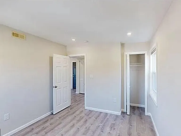 307 Division Ave NE #101 — Photo 3
