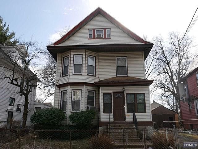 1st image of 28 Beverly St #30