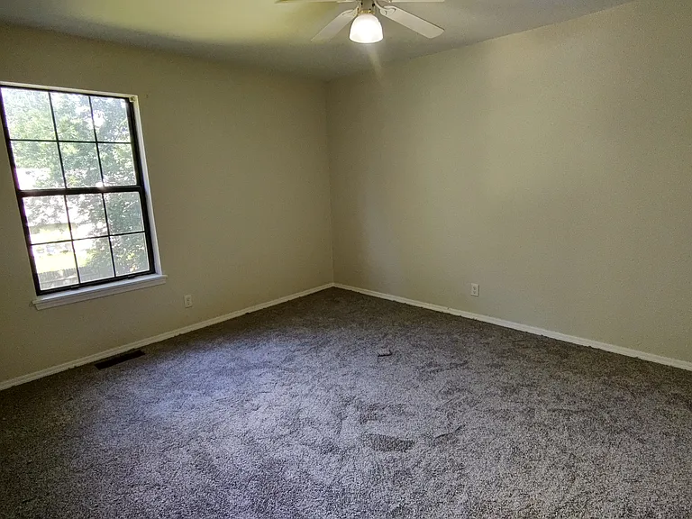 5005 S Poplar Ave — Photo 23
