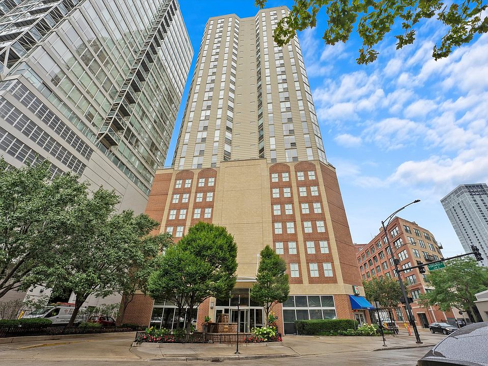 1st image of 645 N Kingsbury St APT 2209