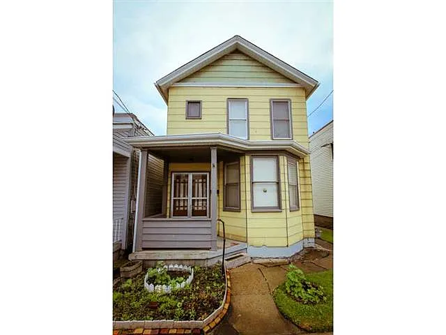 117 Main Ave photo 1