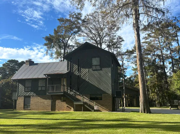 2207 Pine Island Rd, Karnack, TX 75661