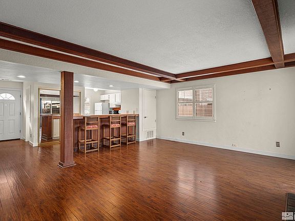 4th image of 1020 Bradley Sq