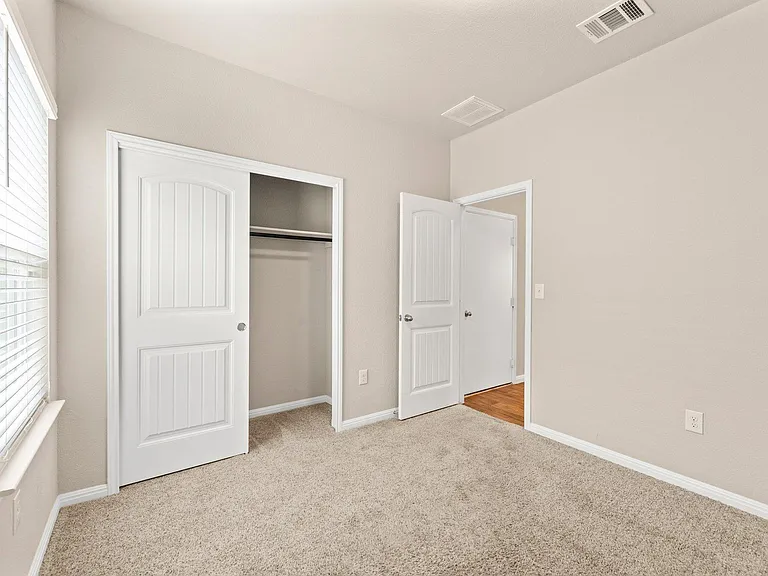 232 Freedom Park Ave — Photo 15