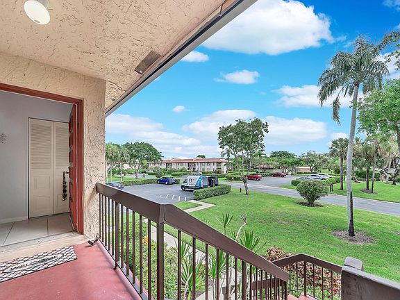 4th image of 9278 Vista Del Lago #F-31f