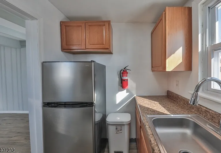 444 James St #B — Photo 13