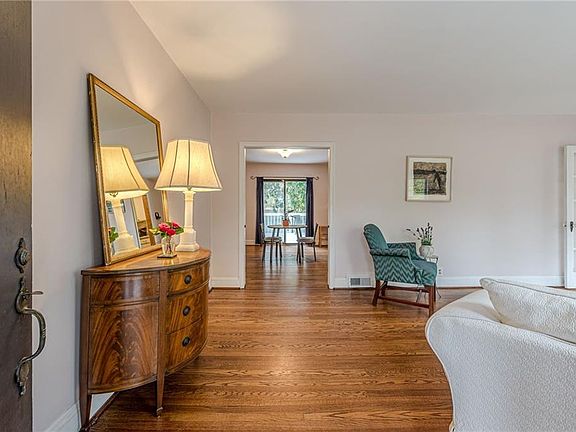 4th image of 4300 Rickenbacker Way NE