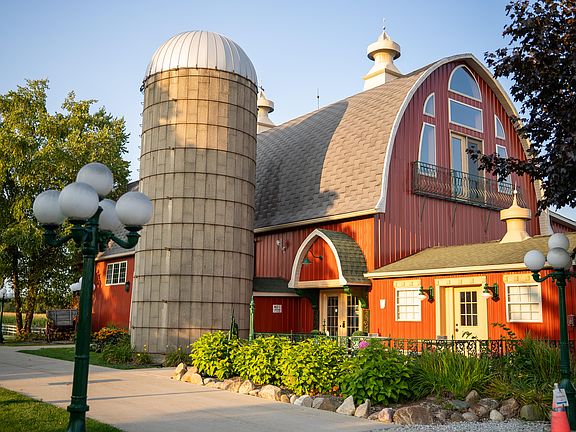 2nd image of 2681 Hadley Rd