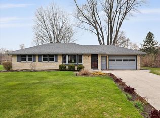N68W20922 Fairview Dr, Menomonee Falls, WI 53051