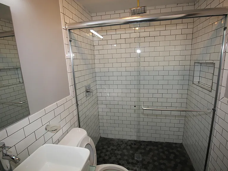 17 Boswell Ave #2 — Photo 13