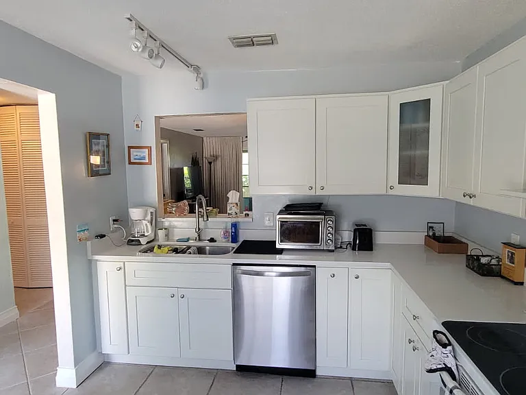 Plenty of counter space.
Pass through Kitchen window