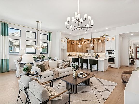 The Azalea - Family Room